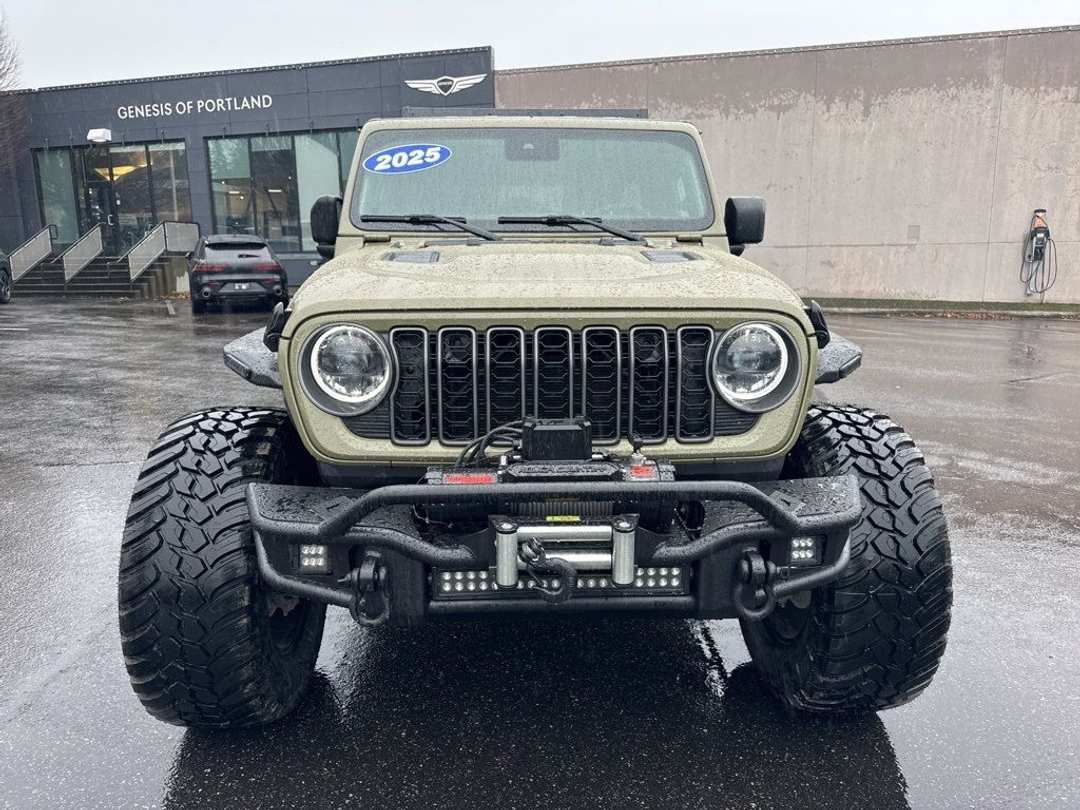 2025 Jeep Wrangler Rubicon - Image 2