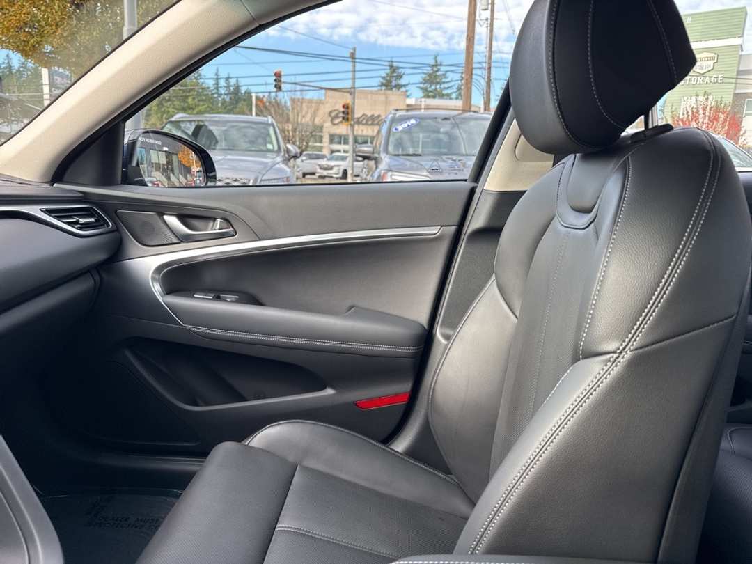 2026 Genesis G70 2.5T - Image 28