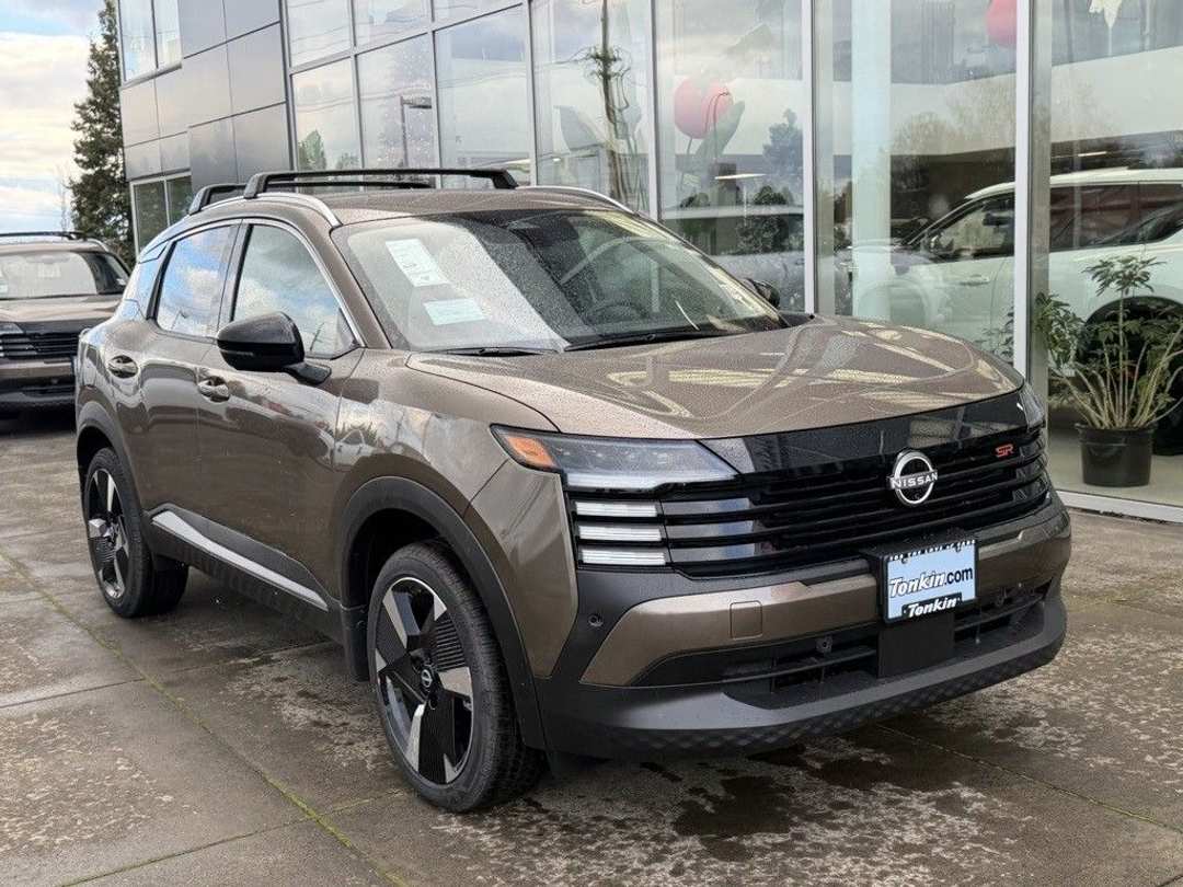 2026 Nissan Kicks SR - Image 2