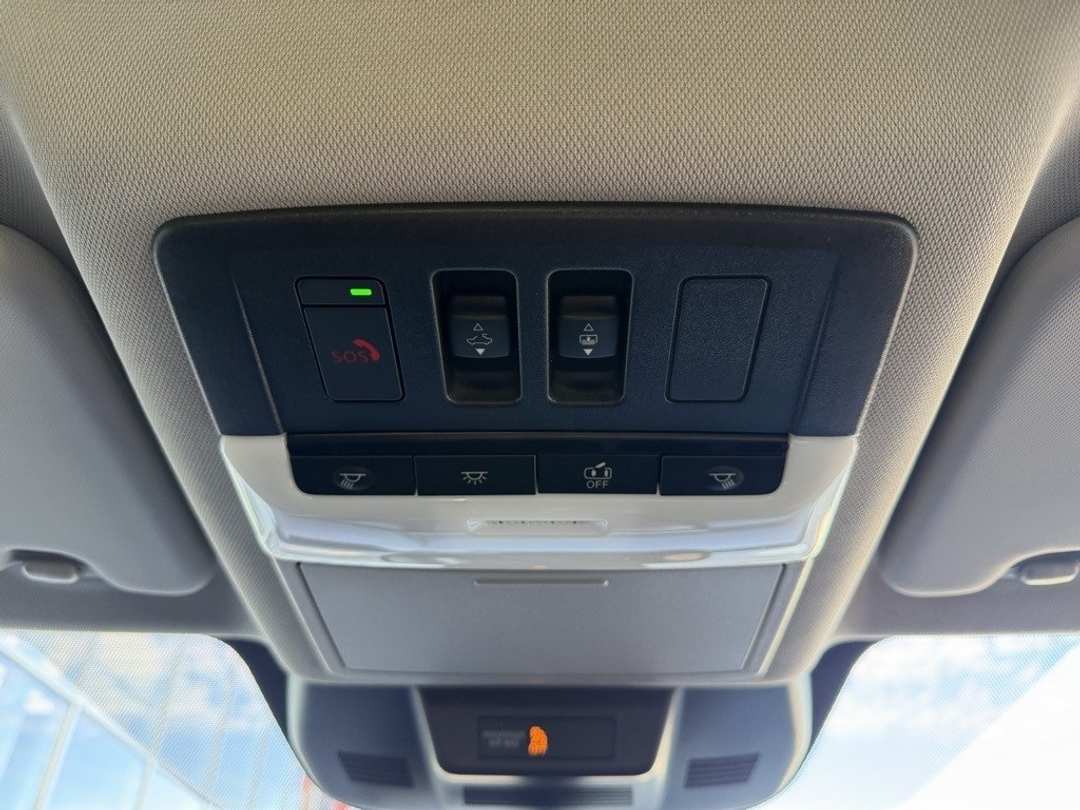 2026 Nissan Rogue Platinum - Image 32