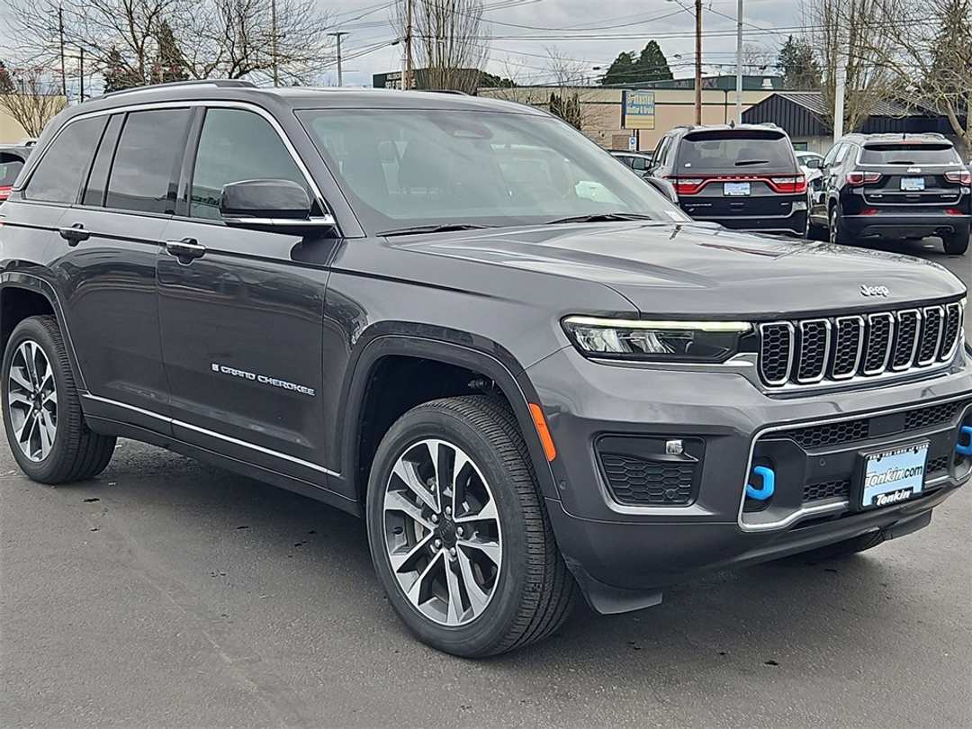 2023 Jeep Grand Cherokee Overland 4xe - Image 8