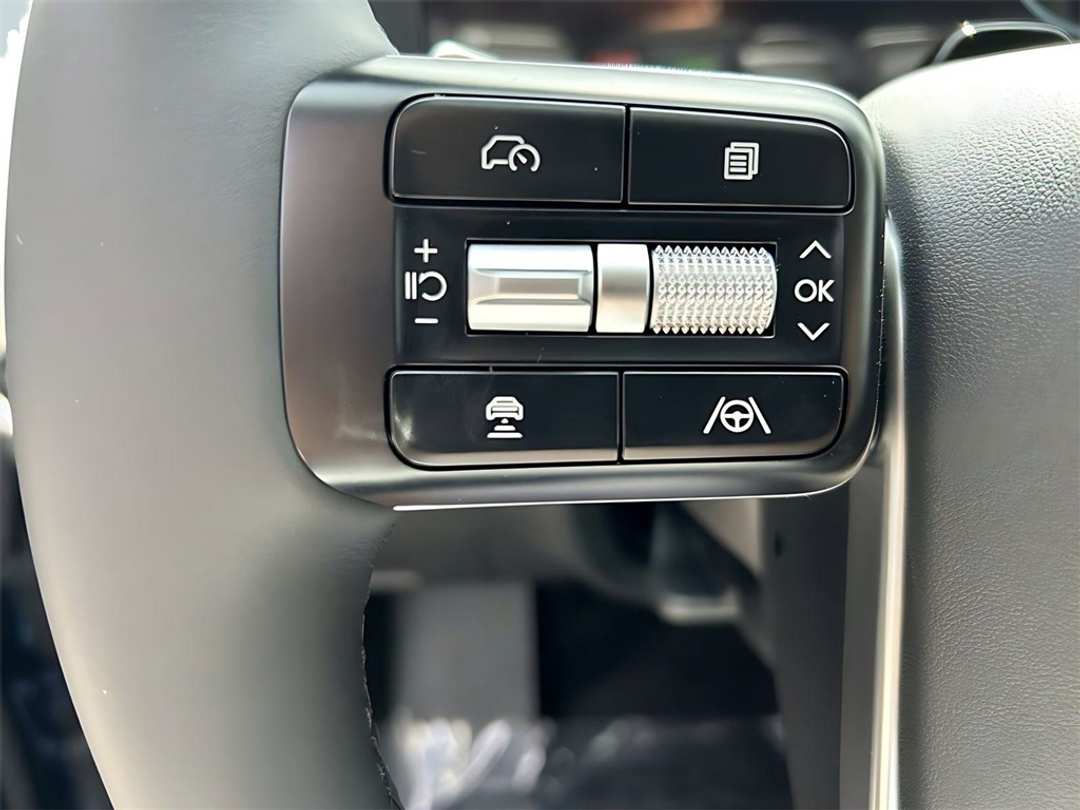 2026 Hyundai Ioniq 9 SEL - Image 14