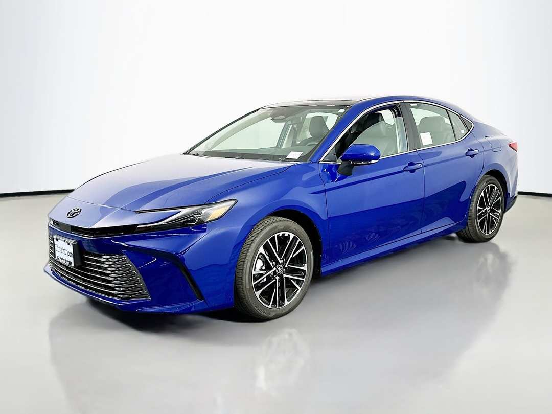 2026 Toyota Camry XLE - Image 3