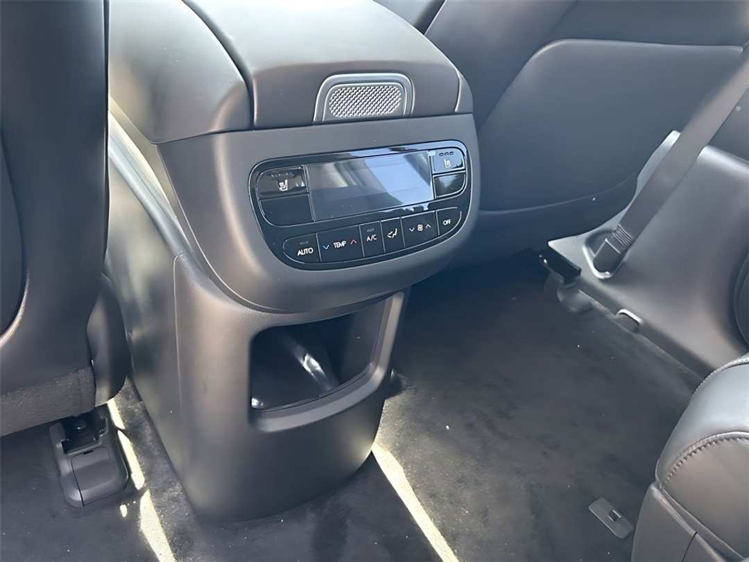 2026 Hyundai Ioniq 9 SEL - Image 24