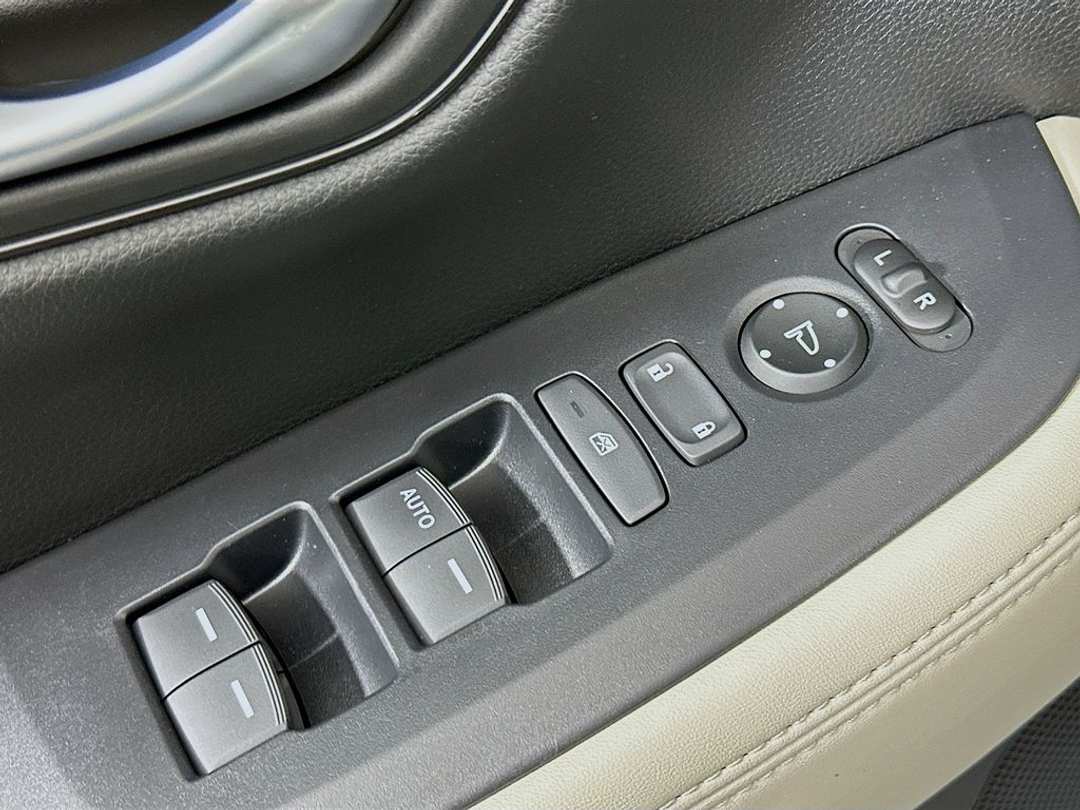 2025 Honda HR-V LX - Image 18