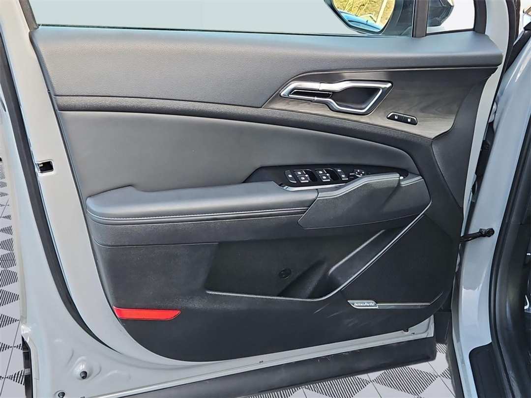 2023 Kia Sportage XPro Prestige - Image 10