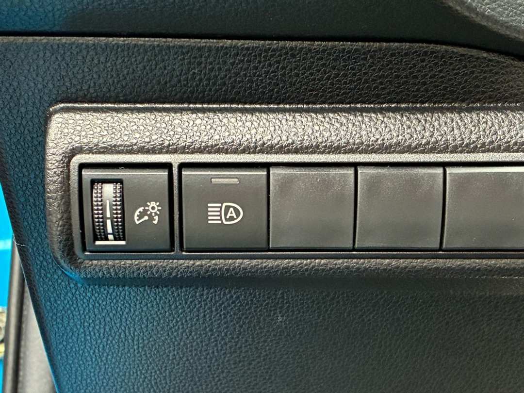 2022 Toyota Corolla SE - Image 18