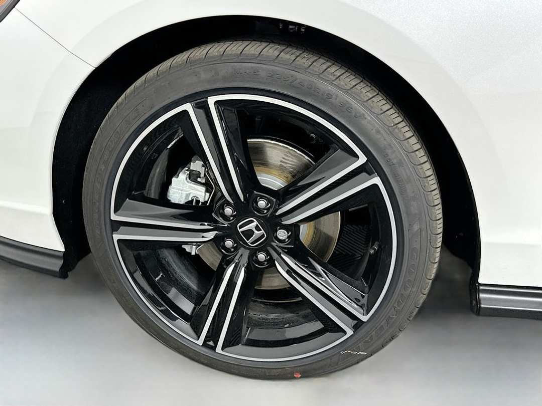 2025 Honda Accord Sport - Image 31