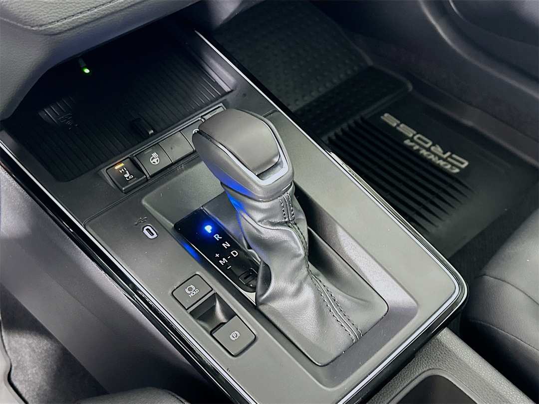 2026 Toyota Corolla Cross XLE - Image 17