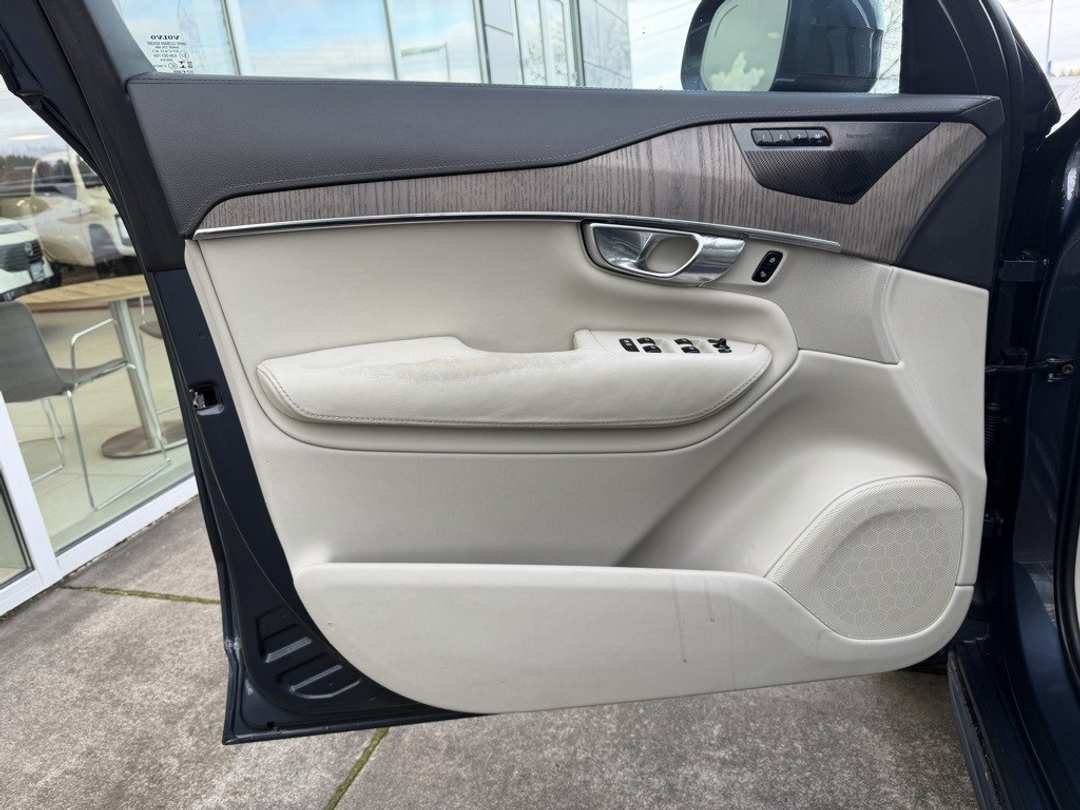 2020 Volvo Xc90 T8 Inscription - Image 11