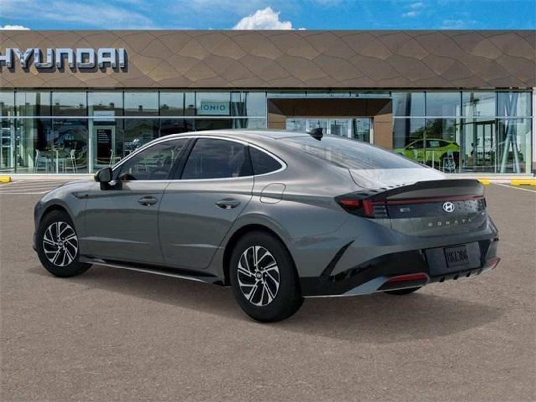 2026 Hyundai Sonata Blue - Image 5