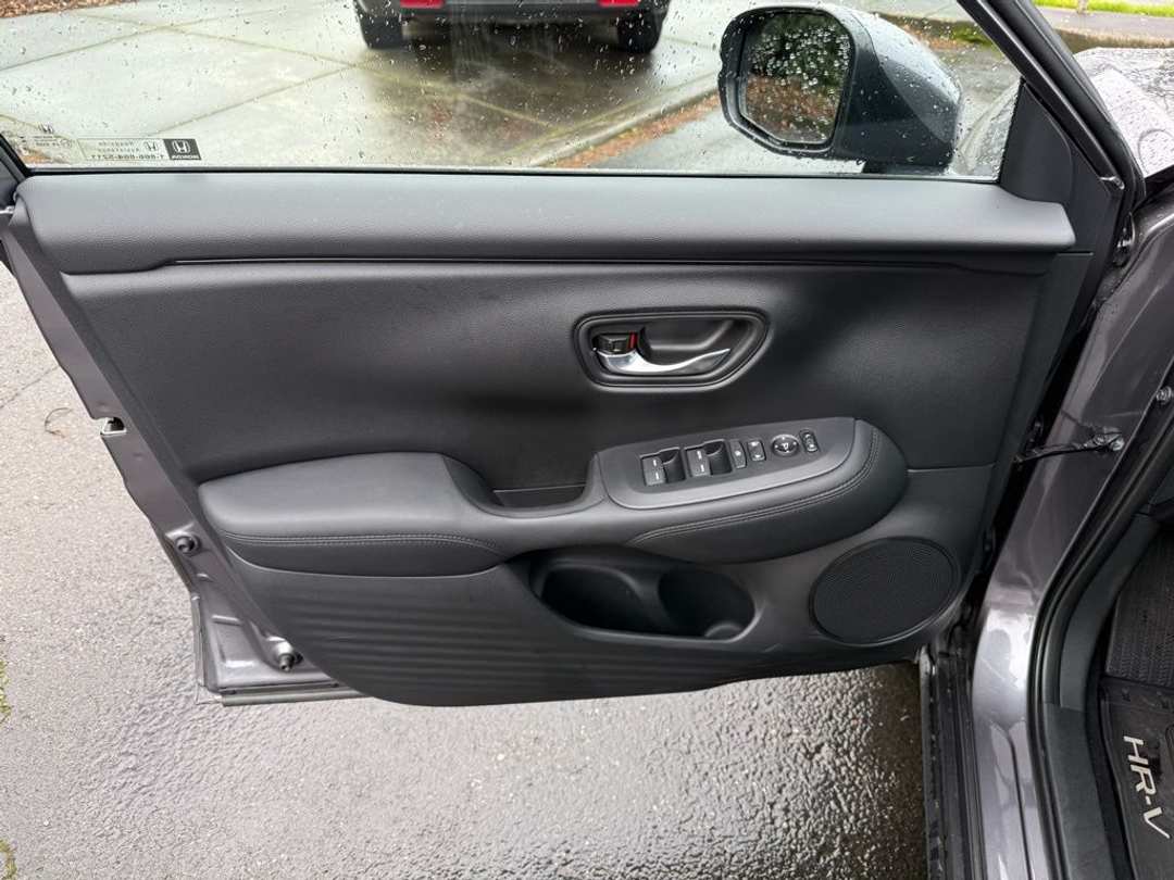 2025 Honda HR-V LX - Image 12