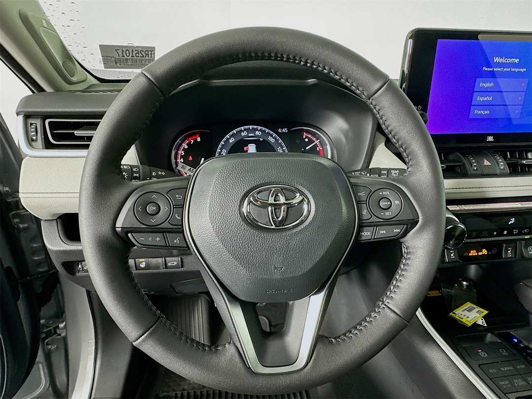 2025 Toyota Rav4 XLE Premium - Image 11