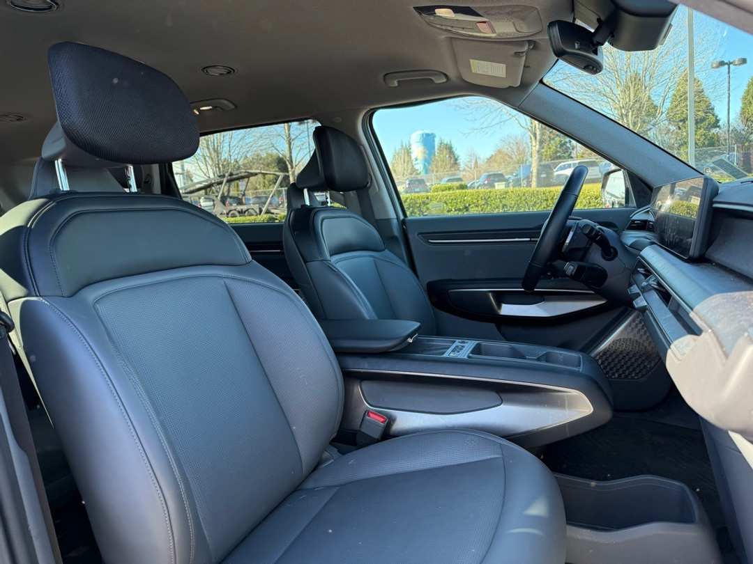2024 Kia Ev9 Light Long Range - Image 25