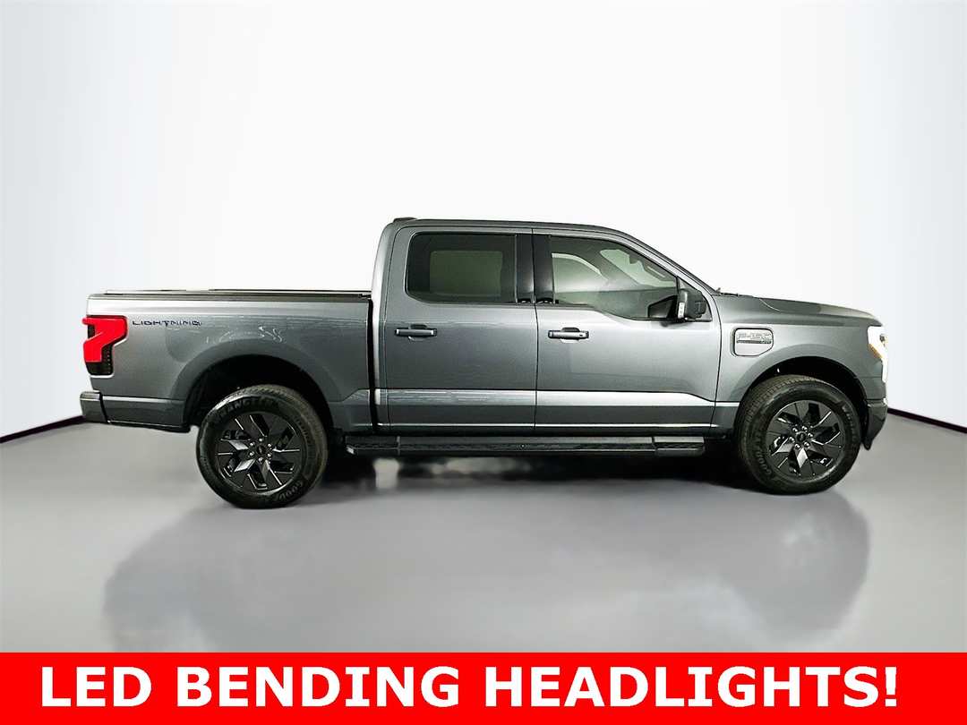 2023 Ford F-150 Lightning XLT - Image 9