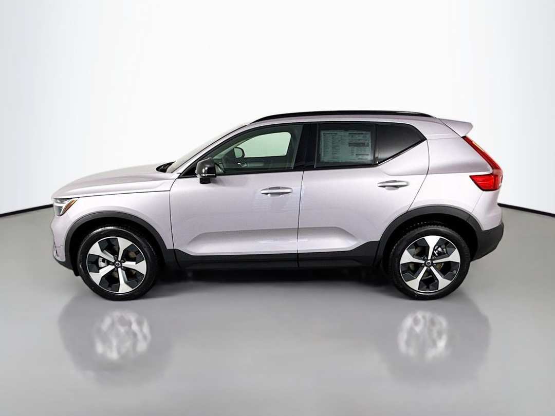2026 Volvo Xc40 B5 Plus - Image 2