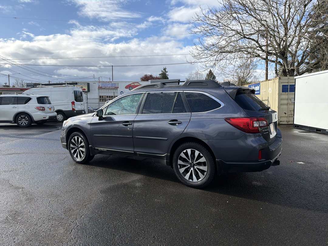 2017 Subaru Outback Limited - Image 3
