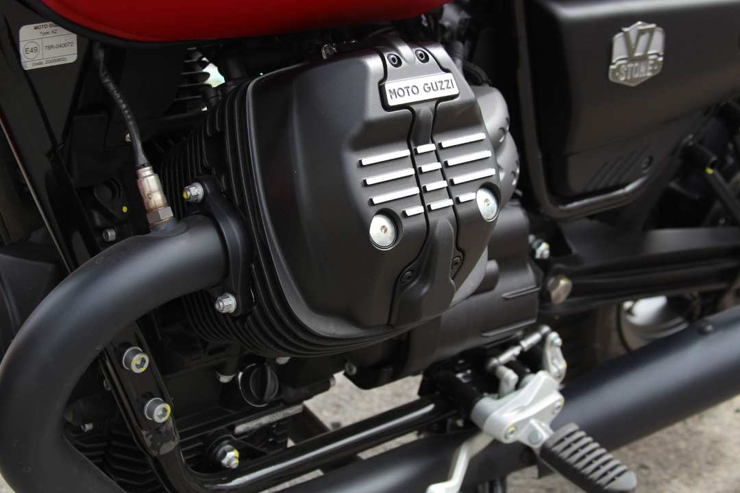 2023 Moto Guzzi V7 Stone - Image 7