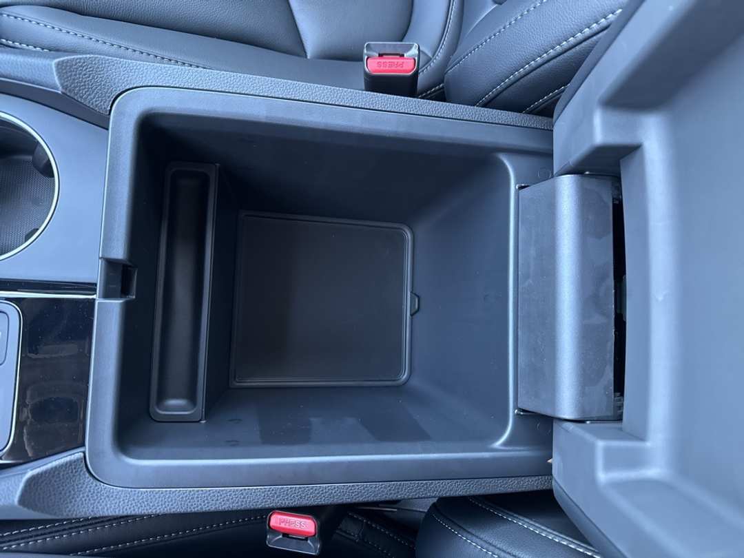 2025 Honda Pilot Touring - Image 31