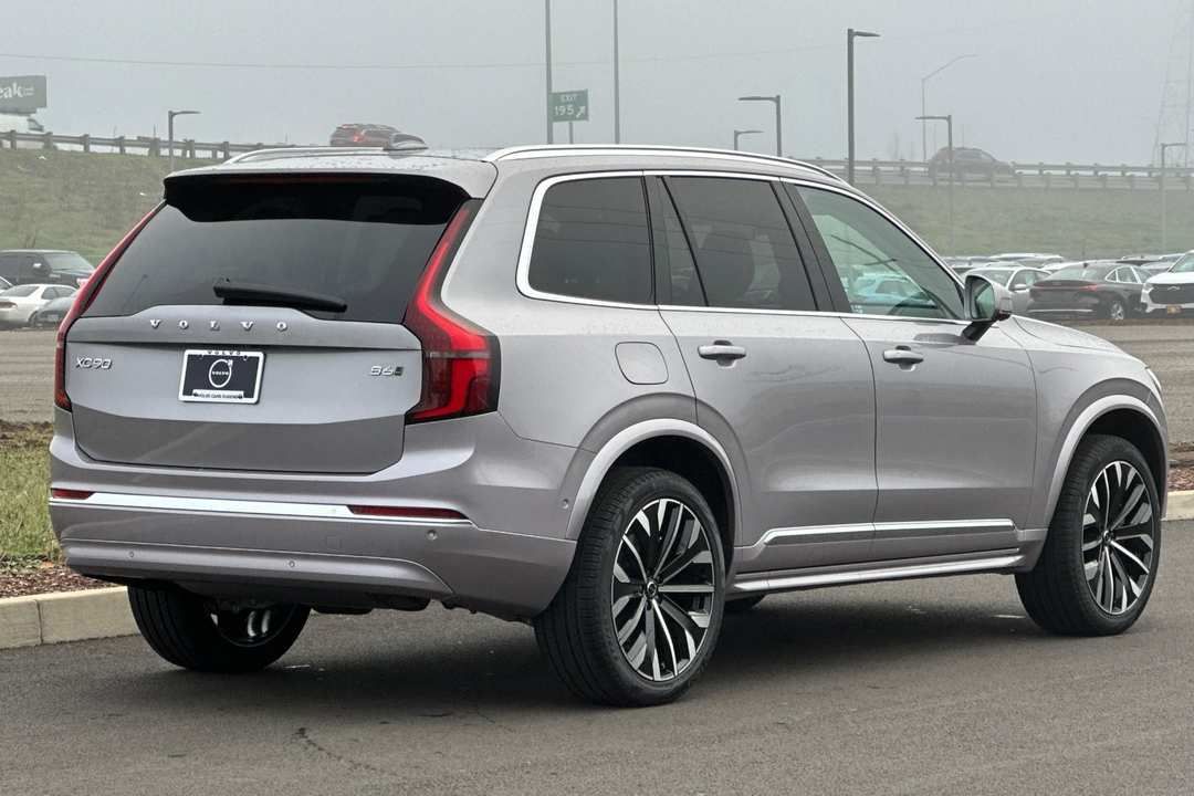2026 Volvo Xc90 B6 Ultra - Image 3