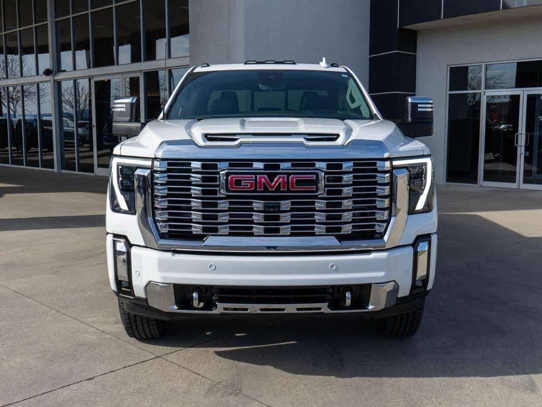 2024 GMC Sierra 2500Hd Denali - Image 2