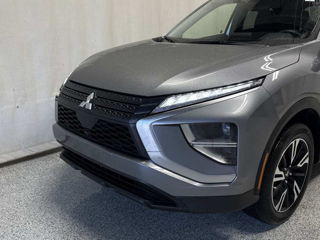 2025 Mitsubishi Eclipse Cross ES - Image 3