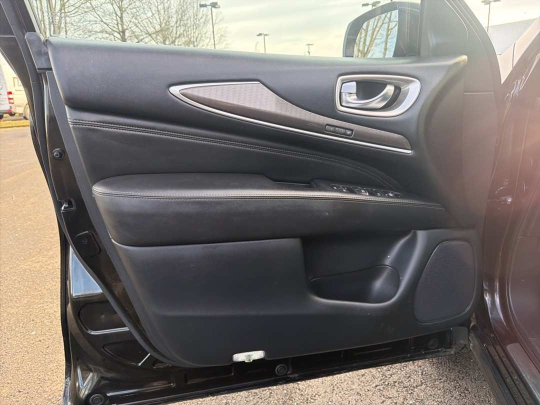 2018 INFINITI Qx60 Base - Image 11