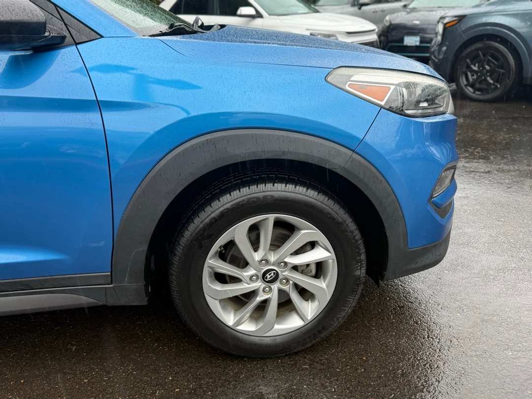 2016 Hyundai Tucson SE - Image 15