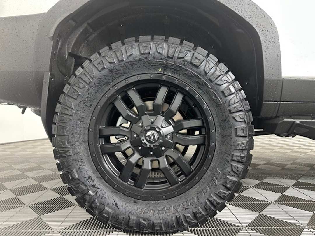 Toyota Land Cruiser - Image 7