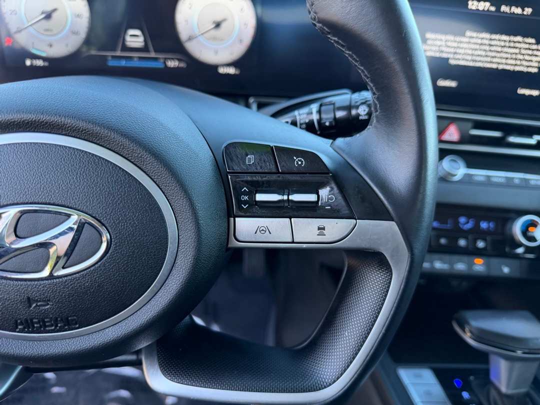 2023 Hyundai Elantra SEL - Image 20