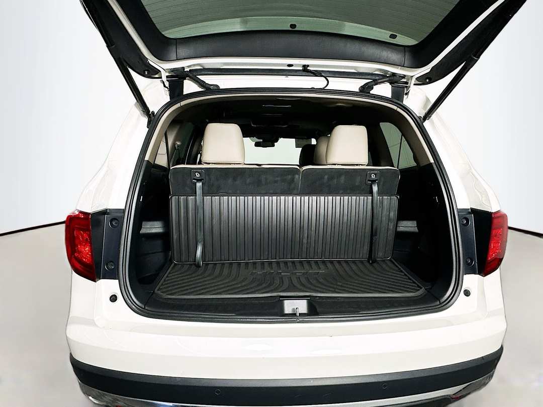 2017 Honda Pilot Touring - Image 29