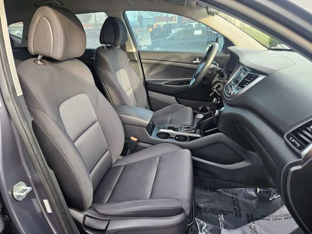 2017 Hyundai Tucson SE - Image 33