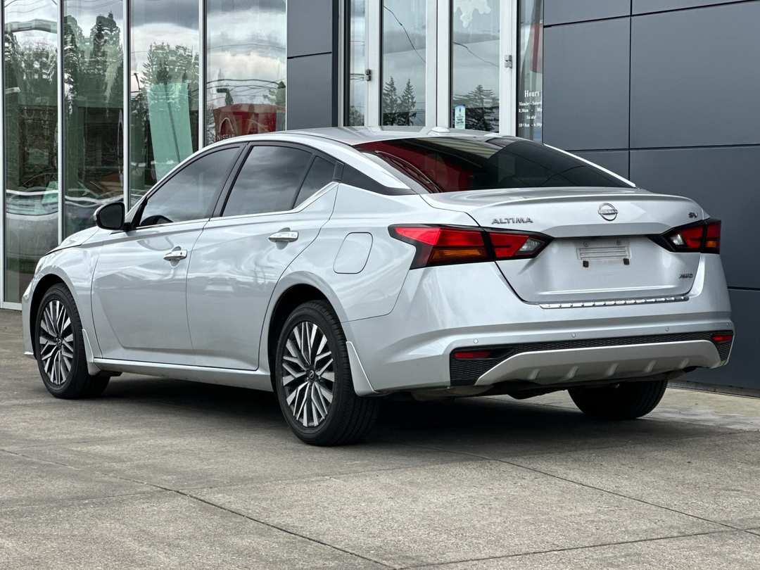 2023 Nissan Altima 2.5 SV - Image 5