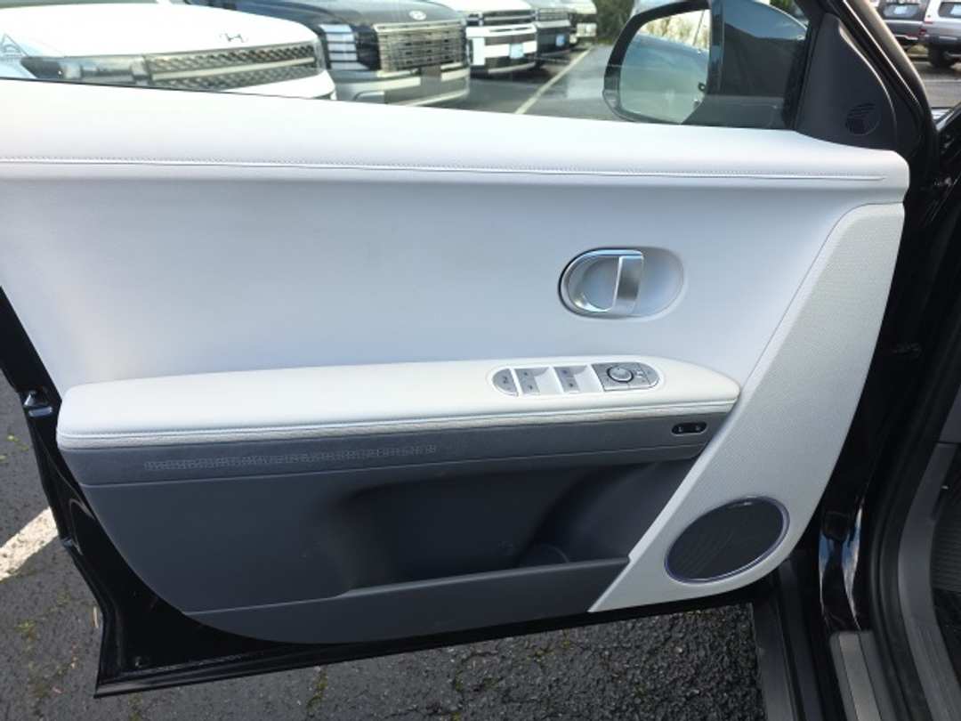 2022 Hyundai Ioniq 5 Limited - Image 8