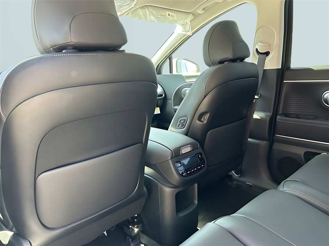 2026 Hyundai Ioniq 9 SEL - Image 21