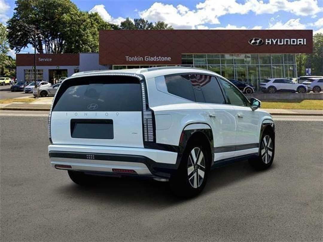 2026 Hyundai Ioniq 9 SEL - Image 7
