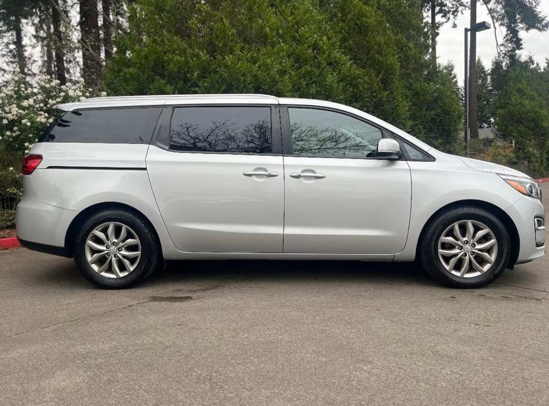 2020 Kia Sedona EX - Image 3