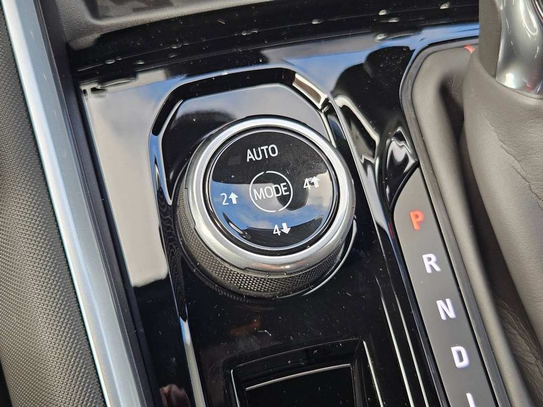 2026 Chevrolet Colorado Z71 - Image 25