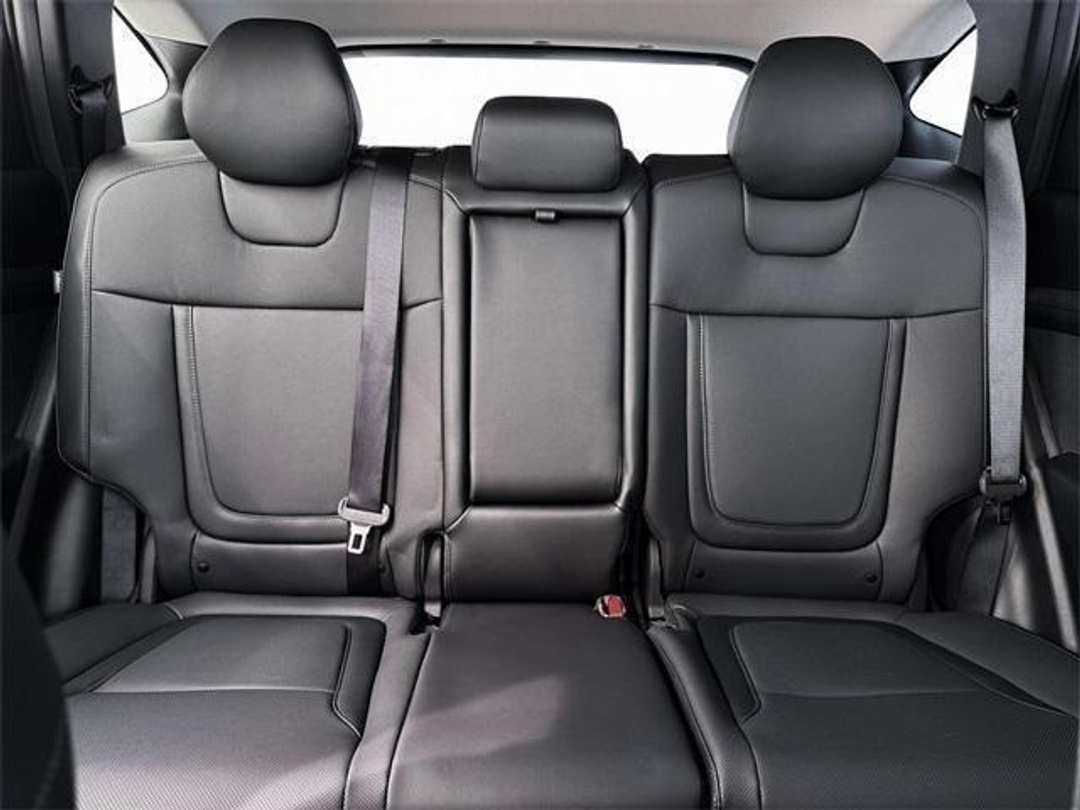 2026 Hyundai Tucson SEL Premium - Image 16