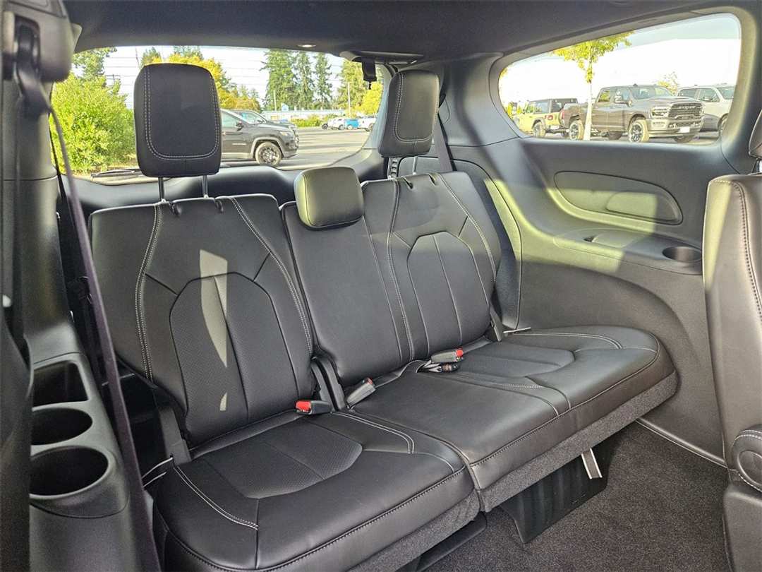2026 Chrysler Voyager LX - Image 34