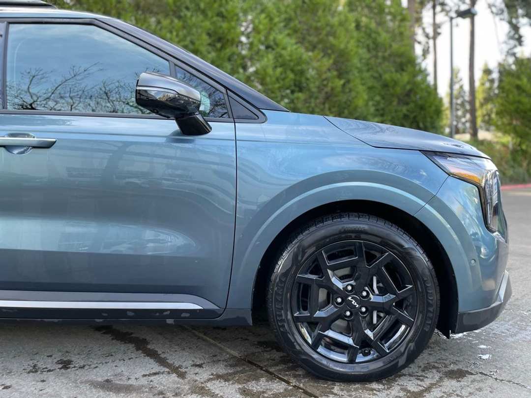 2025 Kia Carnival SX Prestige - Image 2