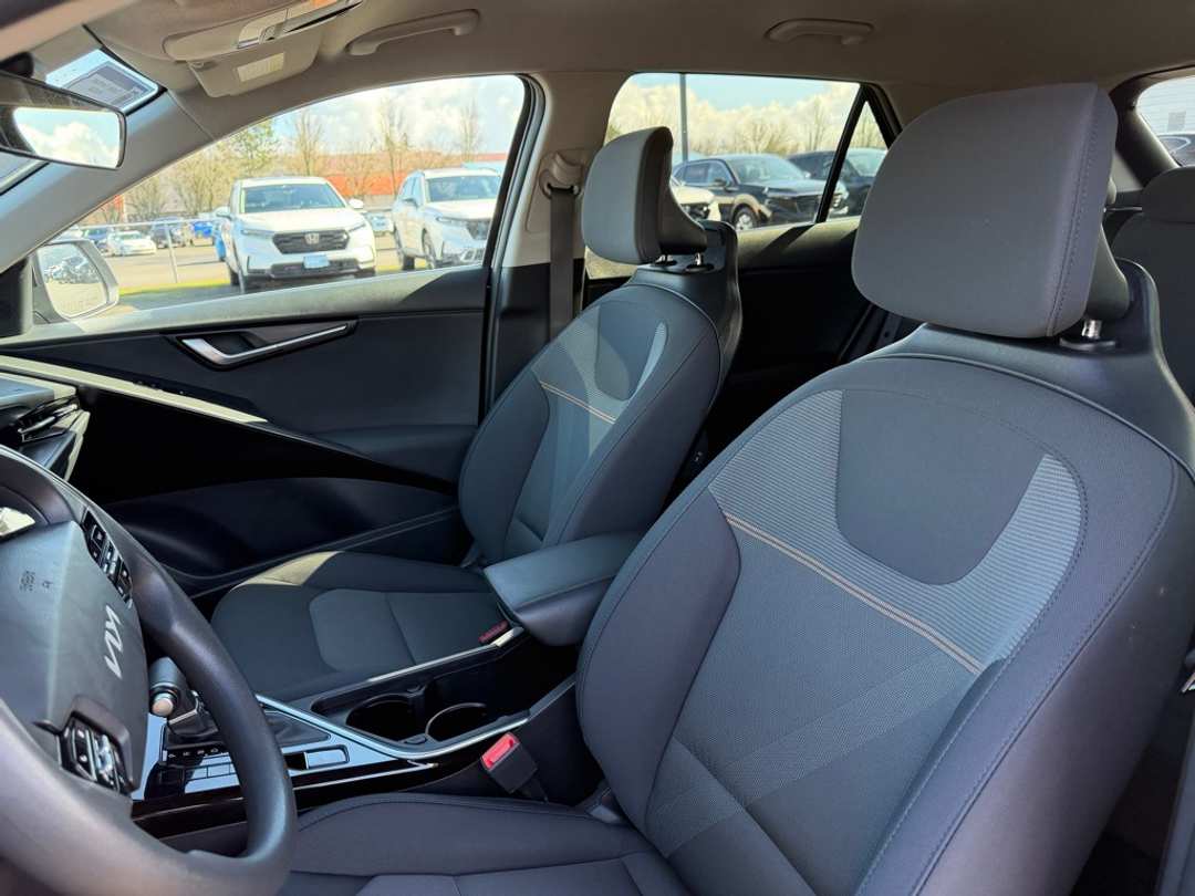2024 Kia Niro LX - Image 16