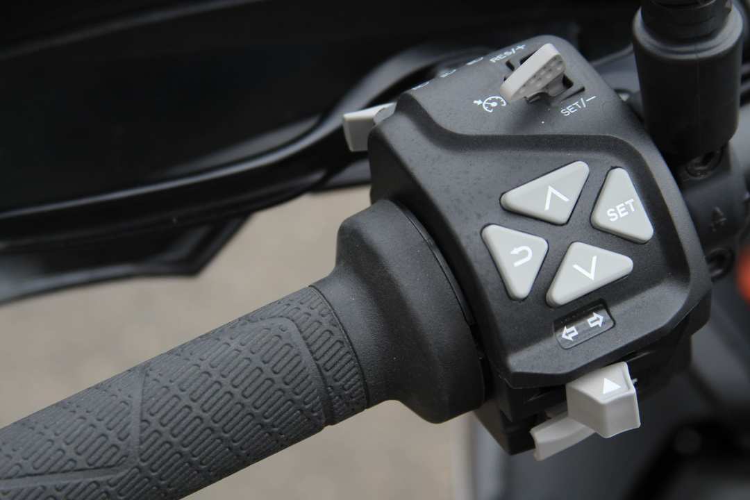 2024 KTM 890 Smt - Image 6