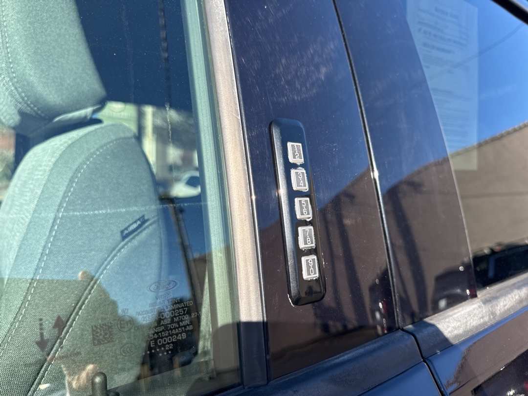 2022 Ford F-150 XLT - Image 14