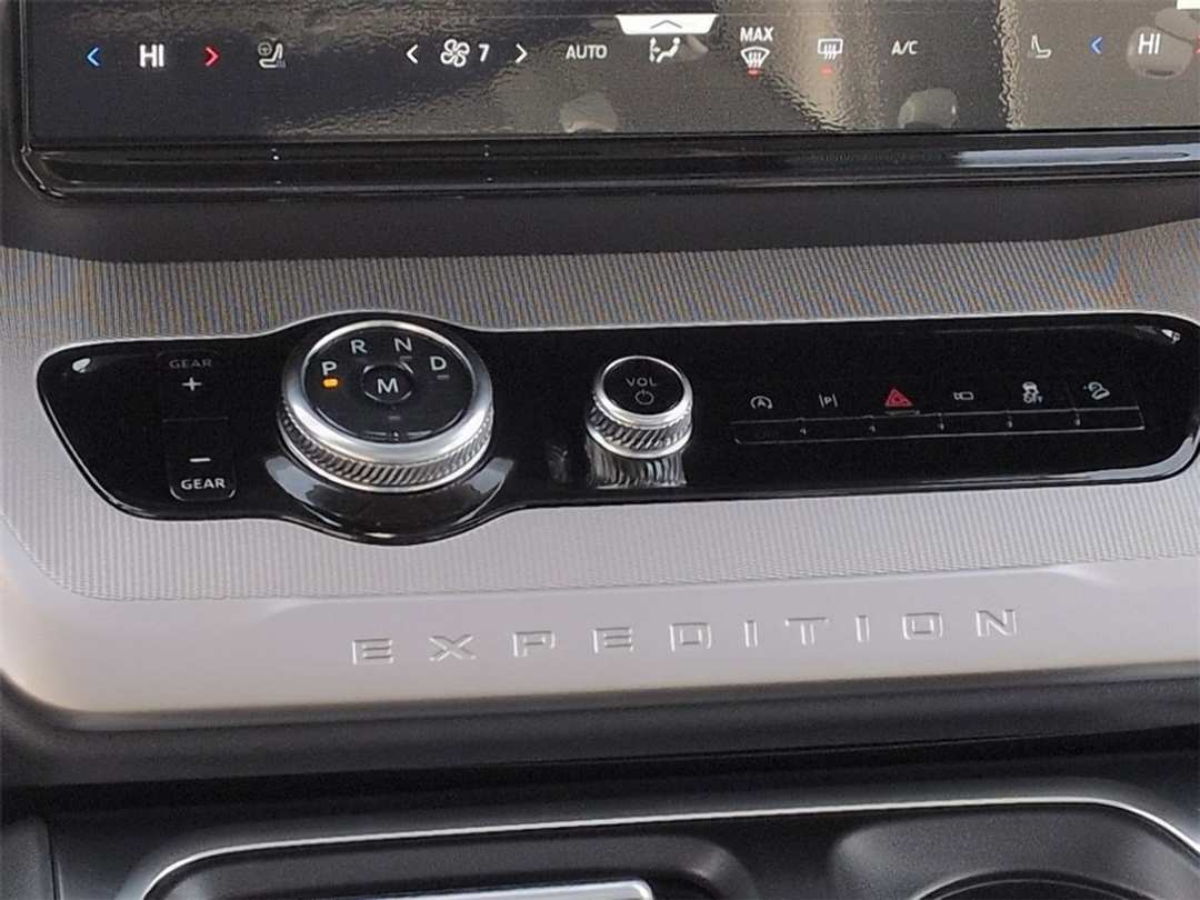 2026 Ford Expedition Max Active - Image 17