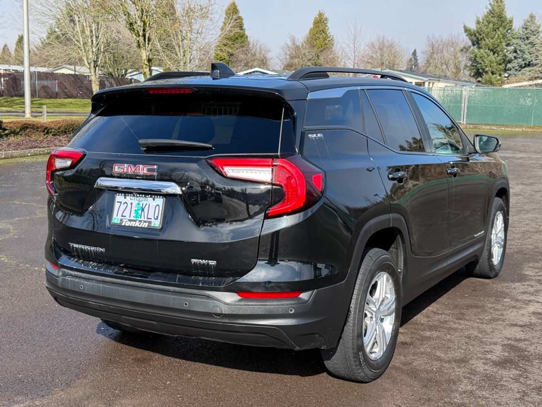 2022 GMC Terrain SLE - Image 8