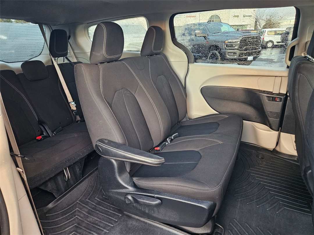 2021 Chrysler Voyager L - Image 34