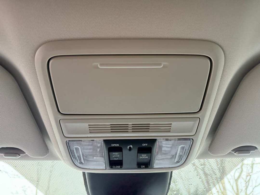 2026 Honda Odyssey Touring - Image 27