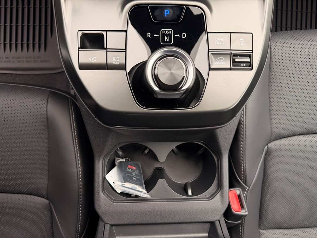 2026 Subaru Solterra Premium - Image 34