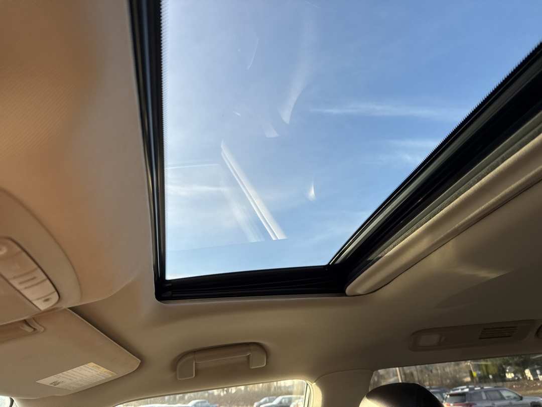 2023 Nissan Armada SL - Image 41